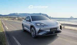 BYD Sealion 7 SUV elettrico 2025 con prezzi e offerte