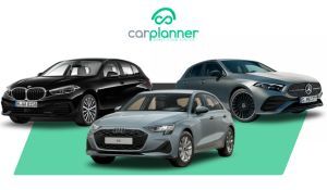 Confronto frontale tra BMW Serie 1, Audi A3 e Mercedes Classe A parcheggiate affiancate