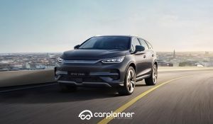 BYD Tang Italia 2024 recensione SUV elettrico 7 posti familiare prestazioni spazio Carplanner